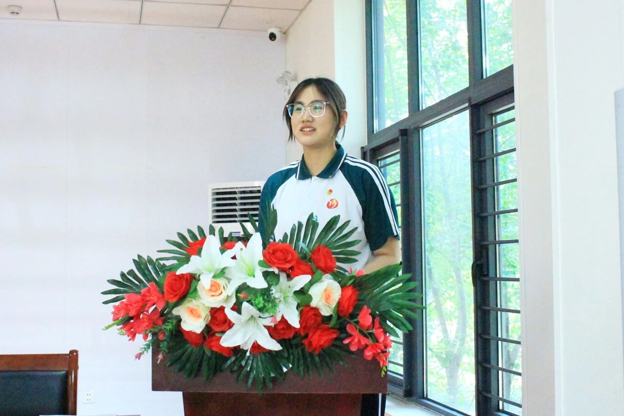 青春心向党 奋进新征程——山东运河职业中专隆重举行新团员入团仪式(图7) 青春心向党 奋进新征程——山东运河职业中专隆重举行新团员入团仪式(图7)