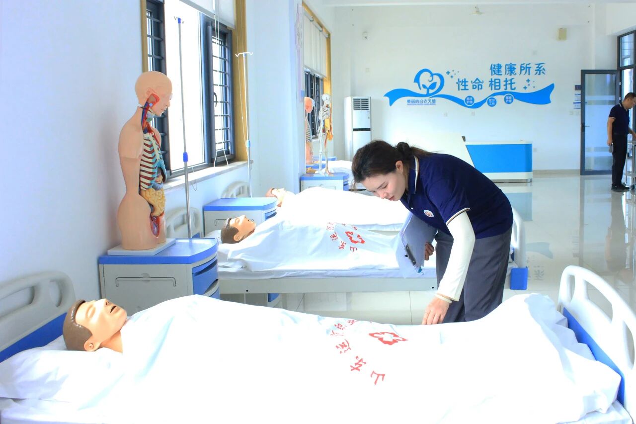 筑牢安全防线 护航平安开学——山东运河职业中专开展开学前校园安全大检查(图5)