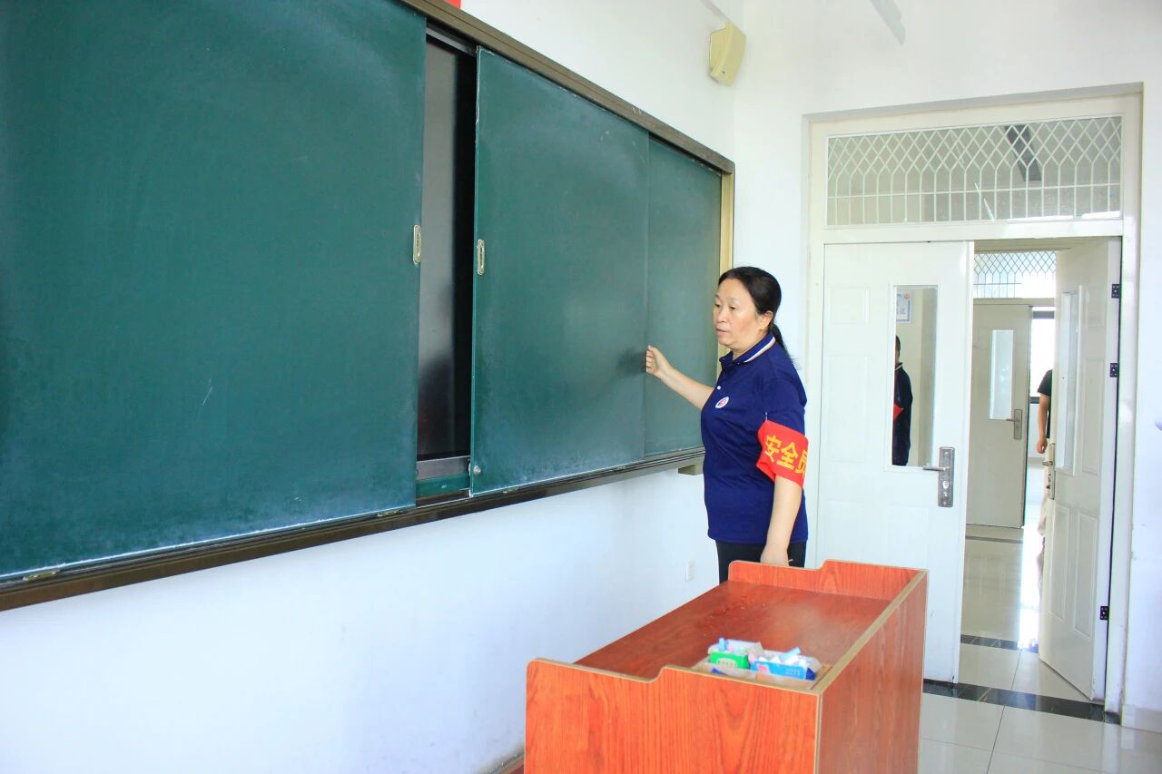 筑牢安全防线 护航平安开学——山东运河职业中专开展开学前校园安全大检查(图4)