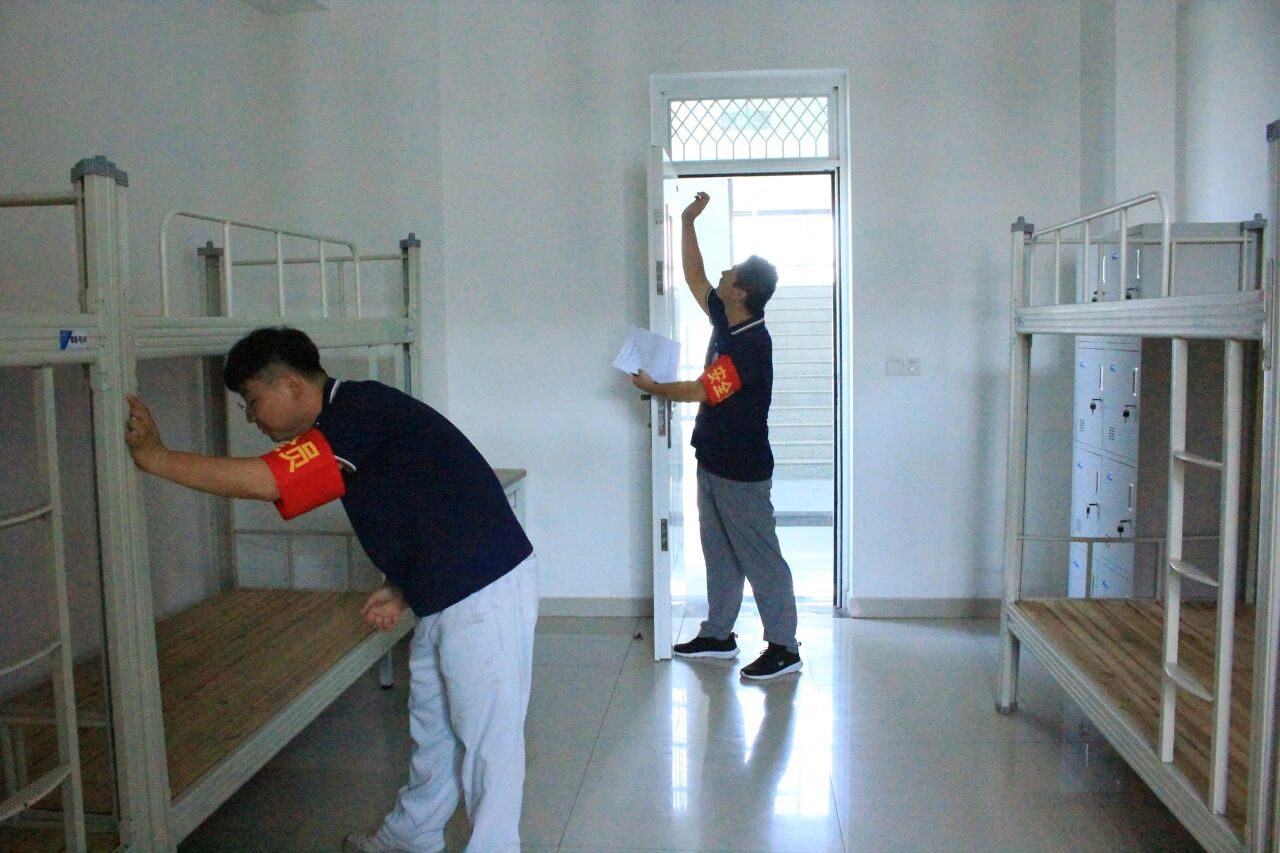 筑牢安全防线 护航平安开学——山东运河职业中专开展开学前校园安全大检查(图8)