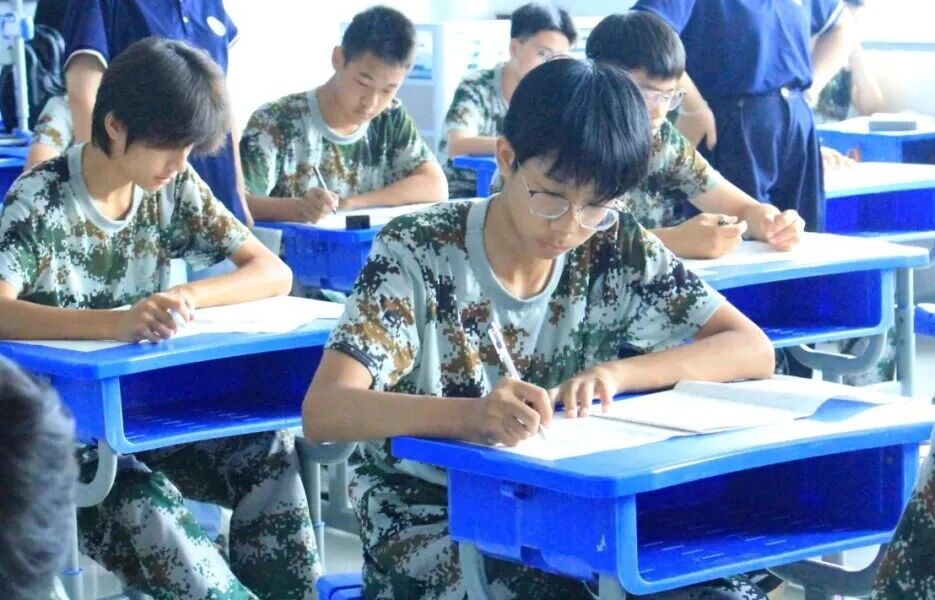 以考砺心 笃行启航——山东运河职业中专2026级新生入学考试(图7) 以考砺心 笃行启航——山东运河职业中专2026级新生入学考试(图7)