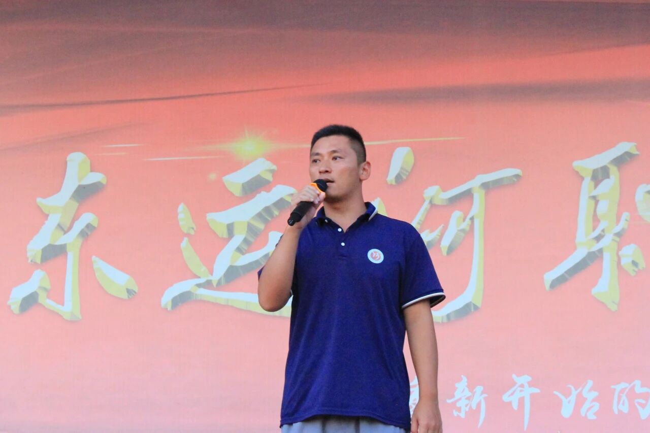 筑牢安全防线 守护校园平安 —— 山东运河职业中专开展26级新生夜间消防应急演练(图2) 筑牢安全防线 守护校园平安 —— 山东运河职业中专开展26级新生夜间消防应急演练(图2)
