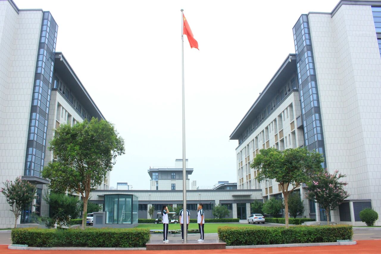 淬火砺青春砺练展锋芒——山东运河职业中专军训结营仪式暨表彰大会(图1) 淬火砺青春砺练展锋芒——山东运河职业中专军训结营仪式暨表彰大会(图1)