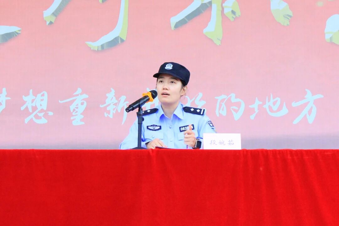 开学第一课——山东运河职业中专开展安全与法治教育专题讲座(图4) 开学第一课——山东运河职业中专开展安全与法治教育专题讲座(图4)
